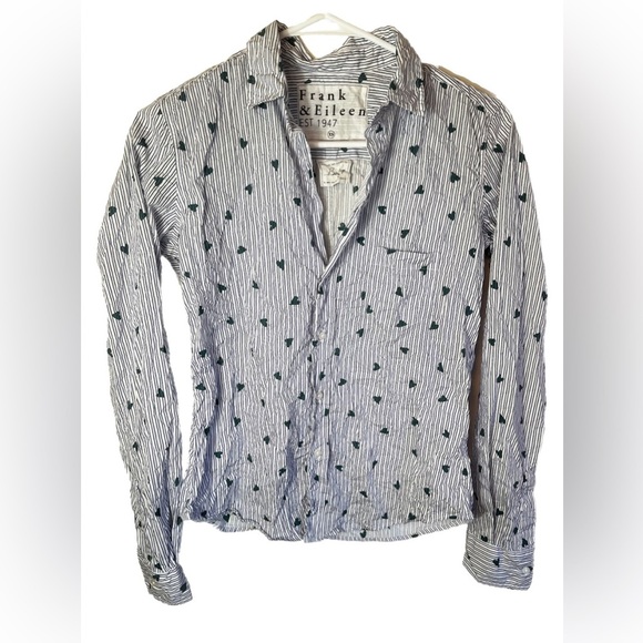 Frank and Eileen Barry Green Hearts Blue Stripes Crinkle Button Down Size XS - Picture 2 of 5